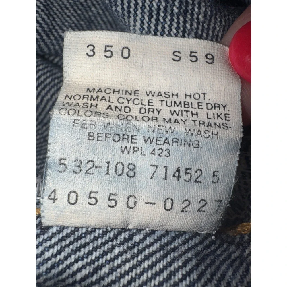 Levis please note